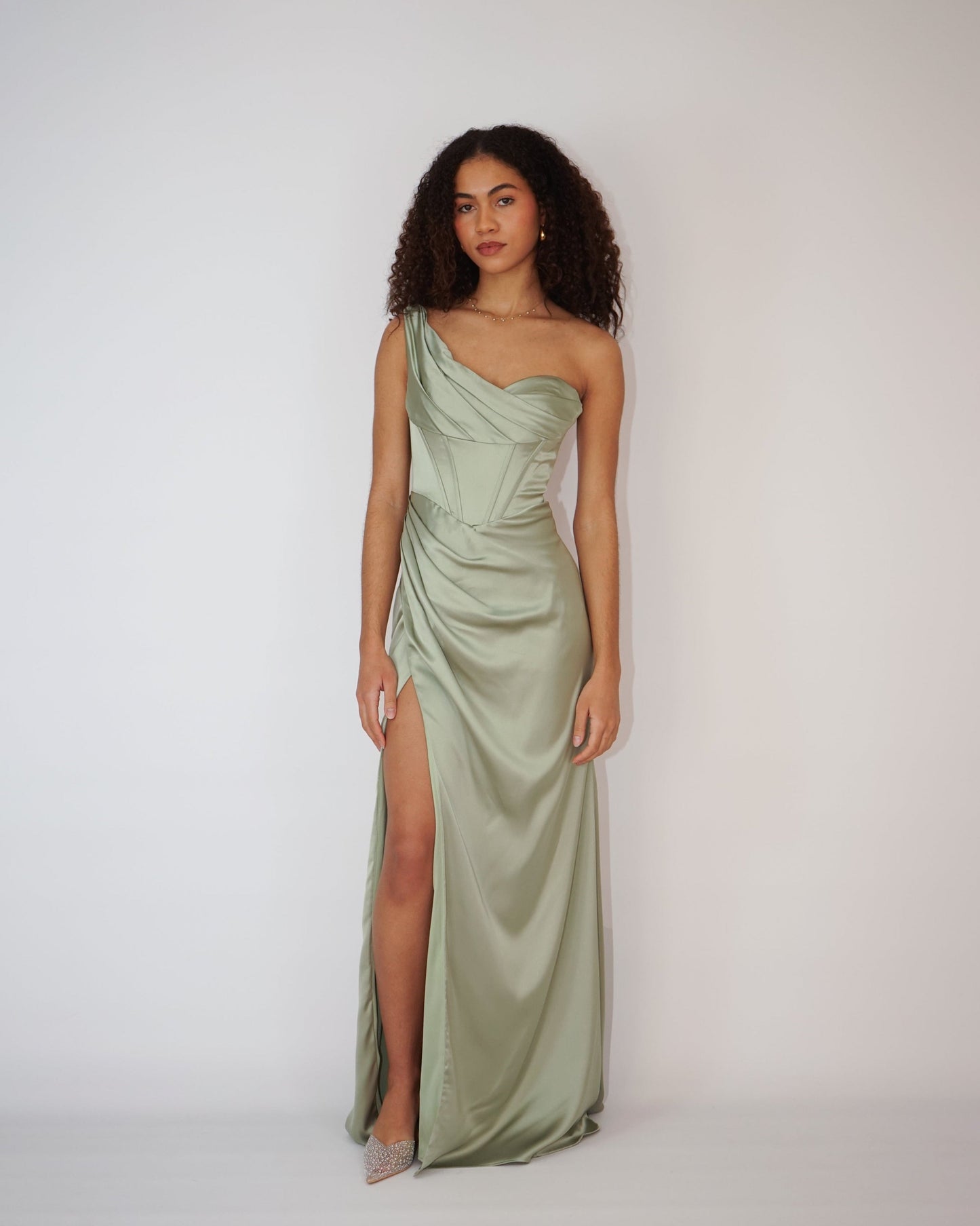 Robe Corset Asymétrique En Satin Vert Sauge