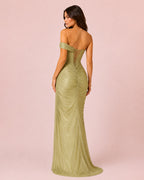 Shania - Longue robe en satin vert olive