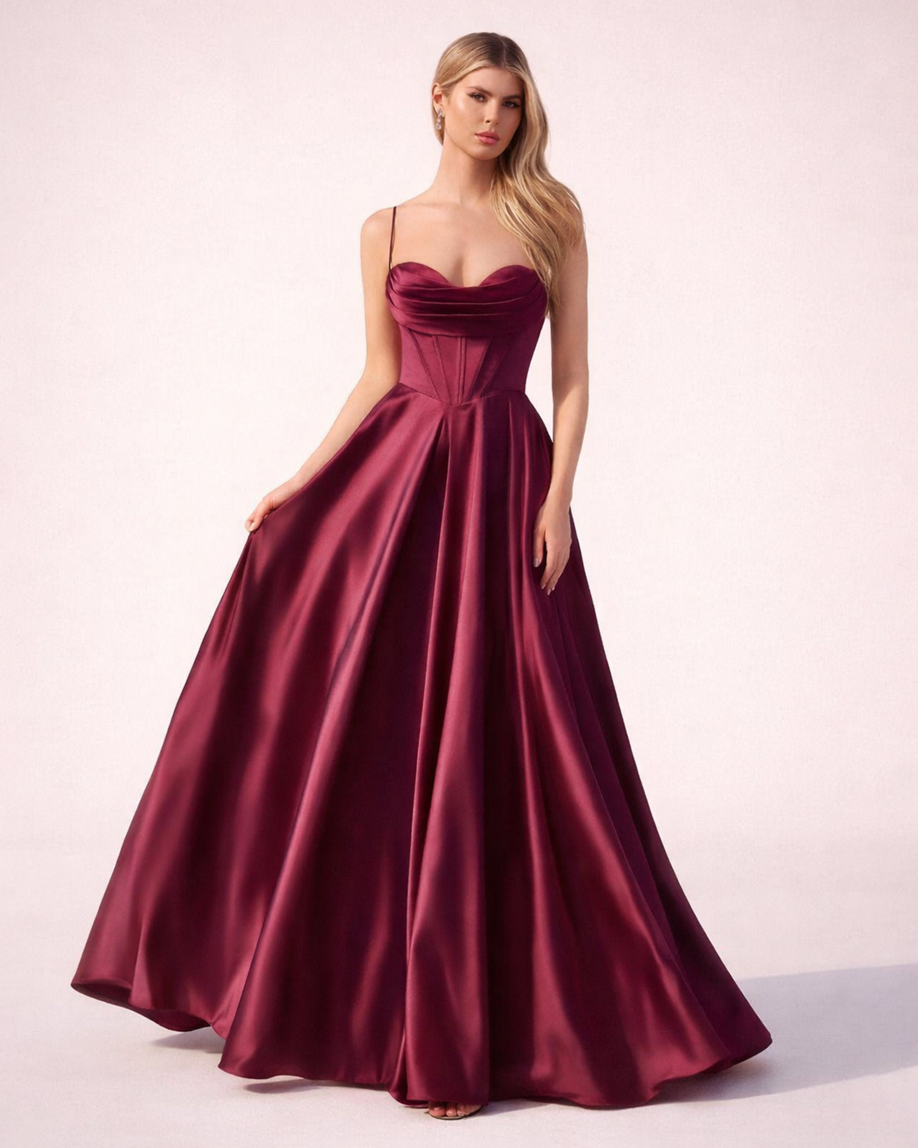 Noa - Robe corset en satin bordeaux