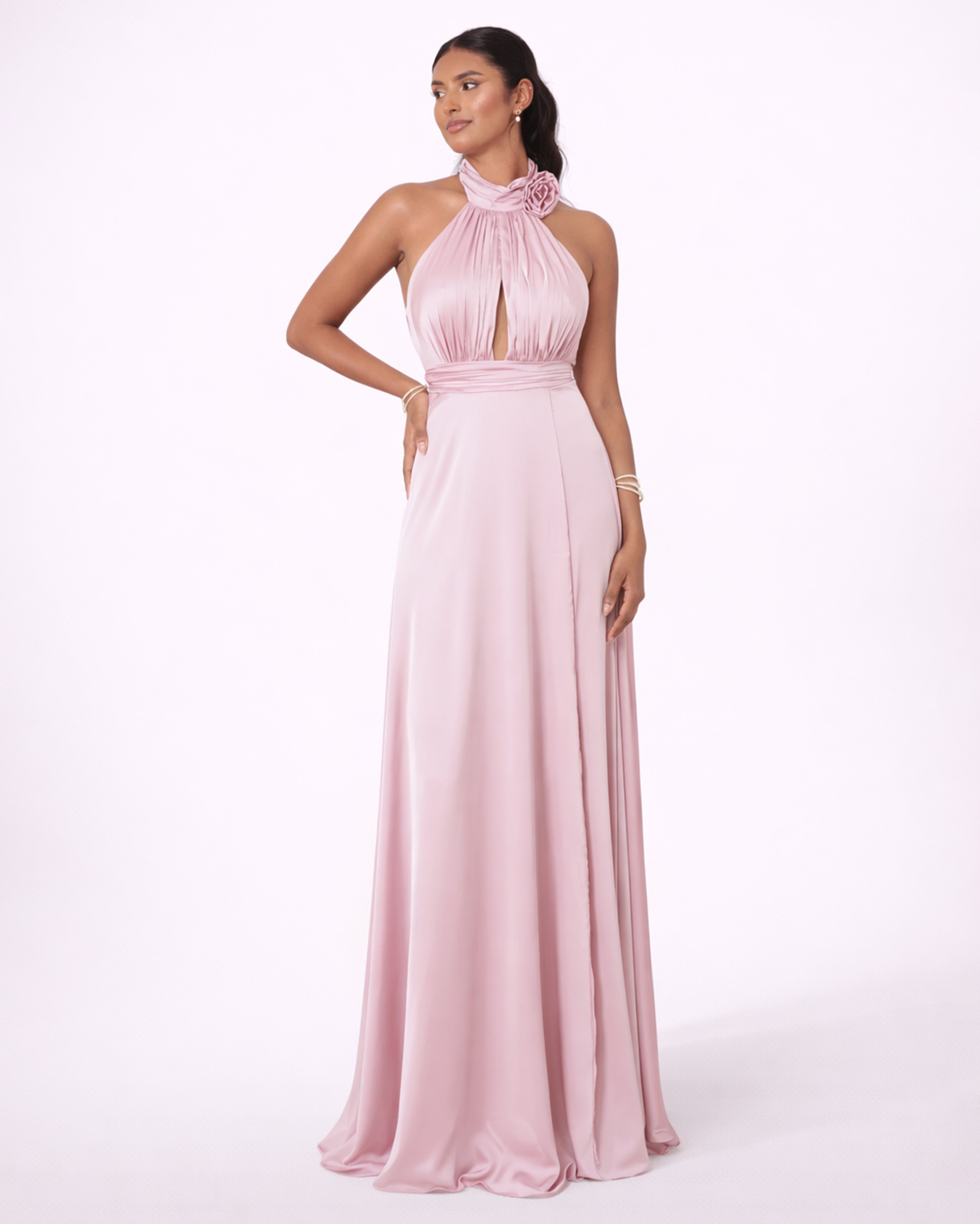 Rose - Longue robe satinée rose poudrée