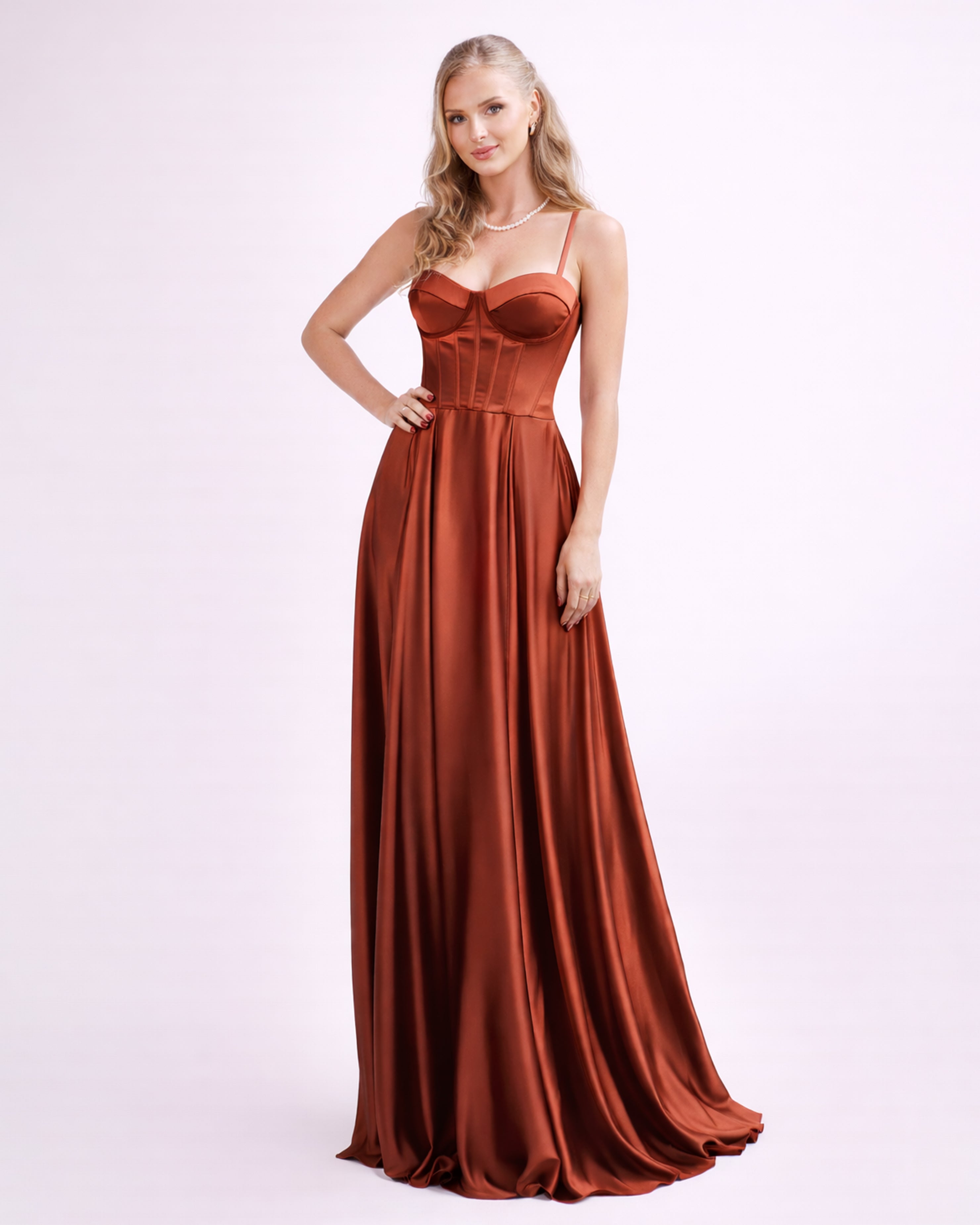 Eva - Robe corset en satin terracotta