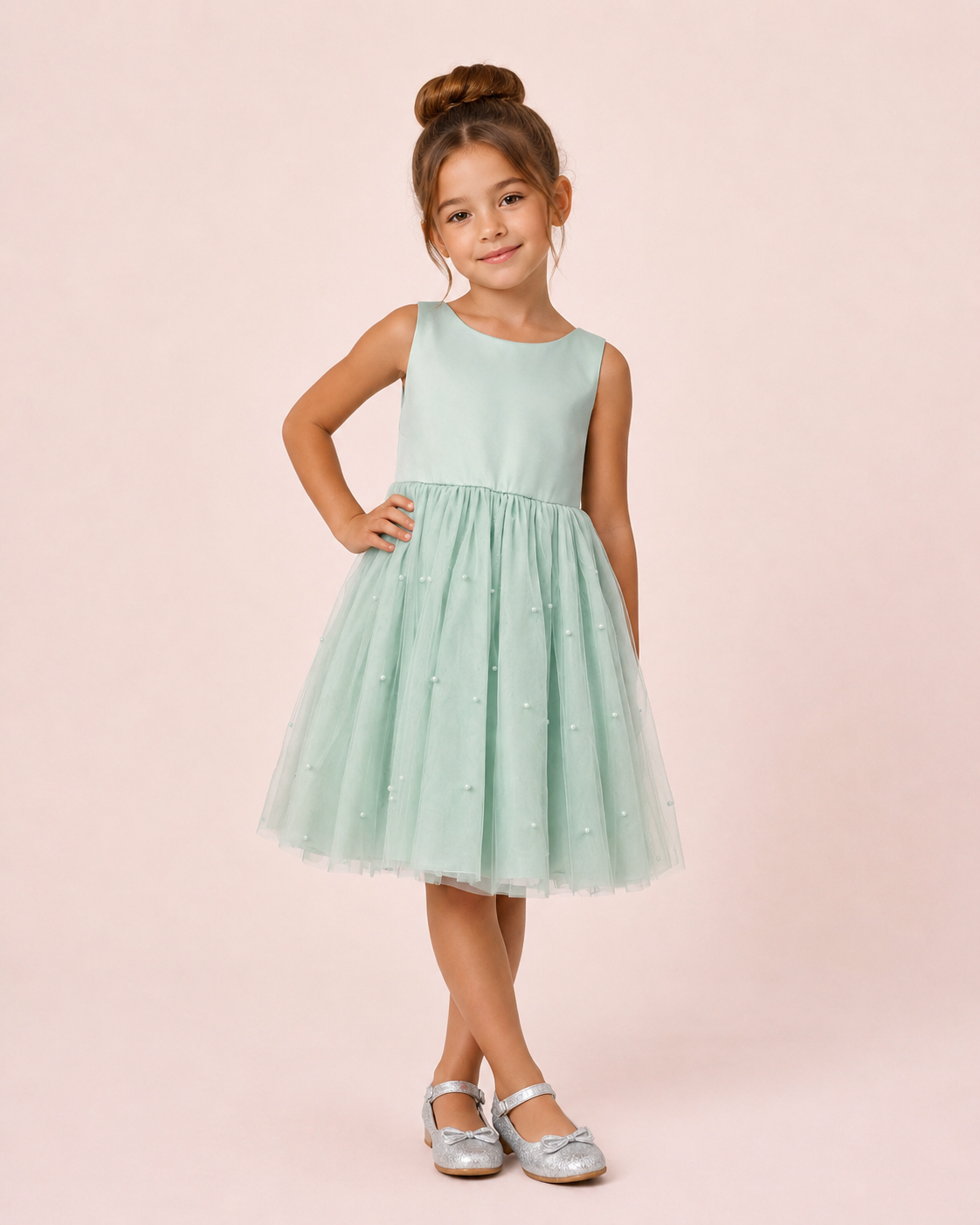 Clara - Robe enfant en tulle à perles vert sauge
