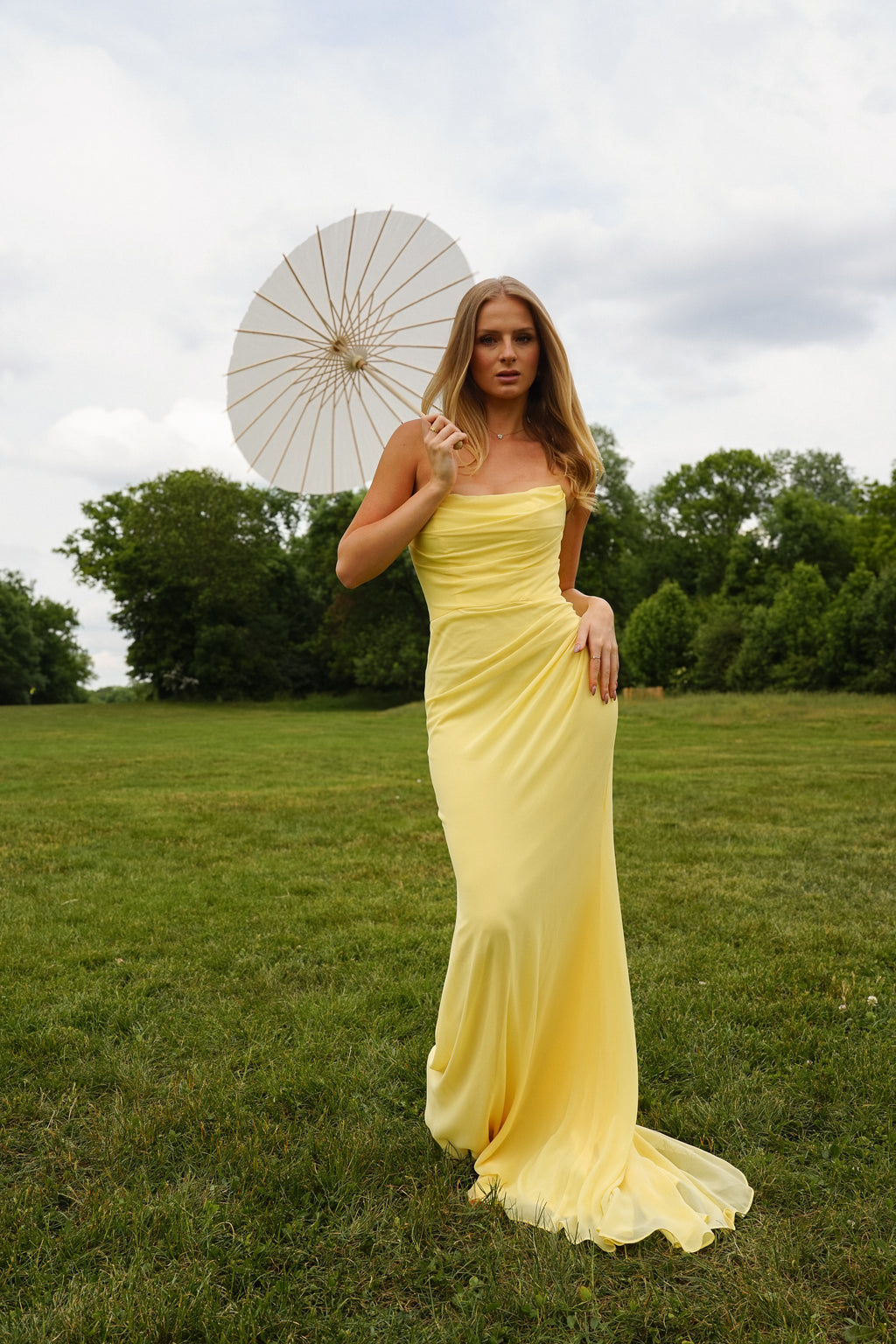 Robe bustier en mousseline jaune