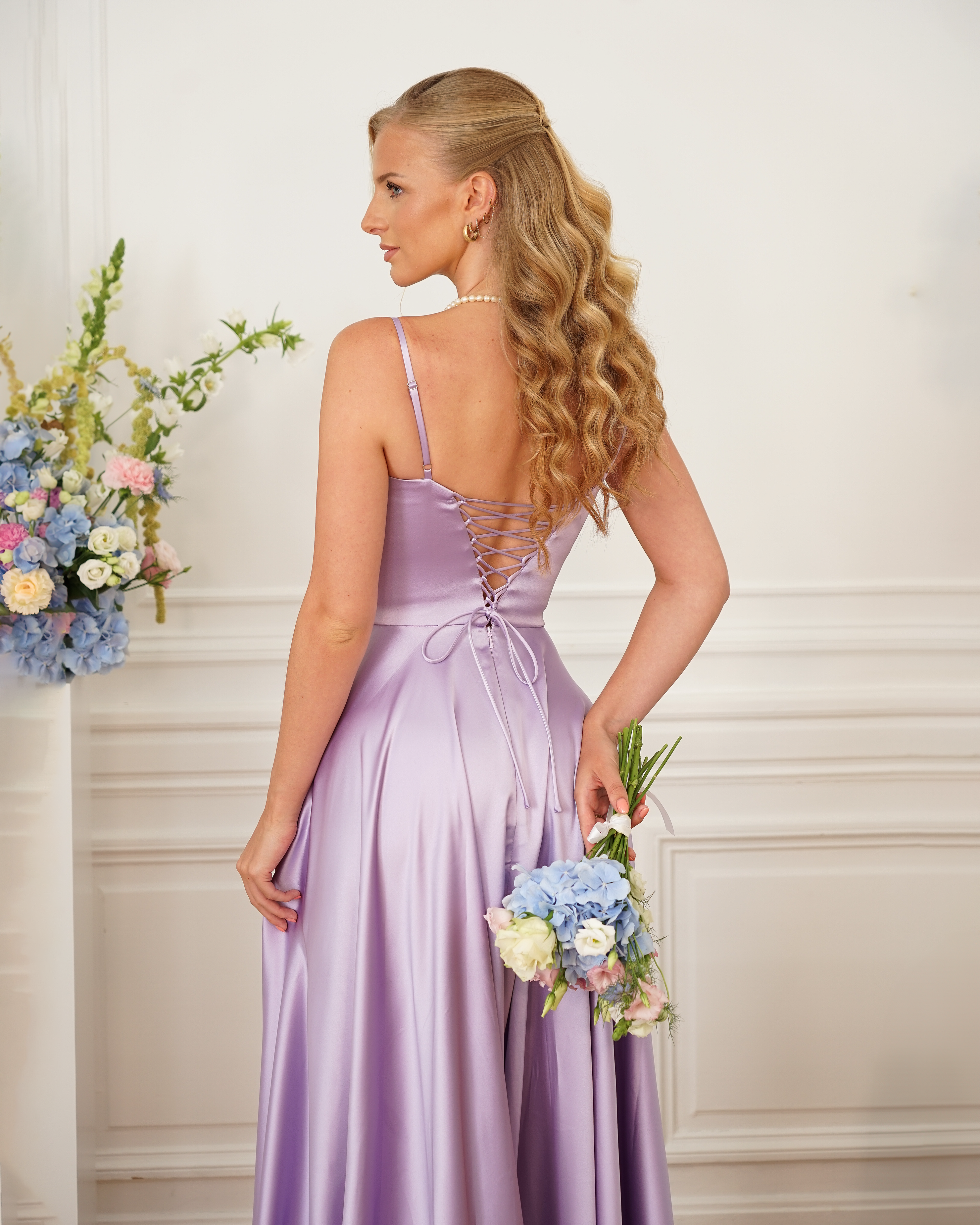 Eva - Robe corset en satin lilas