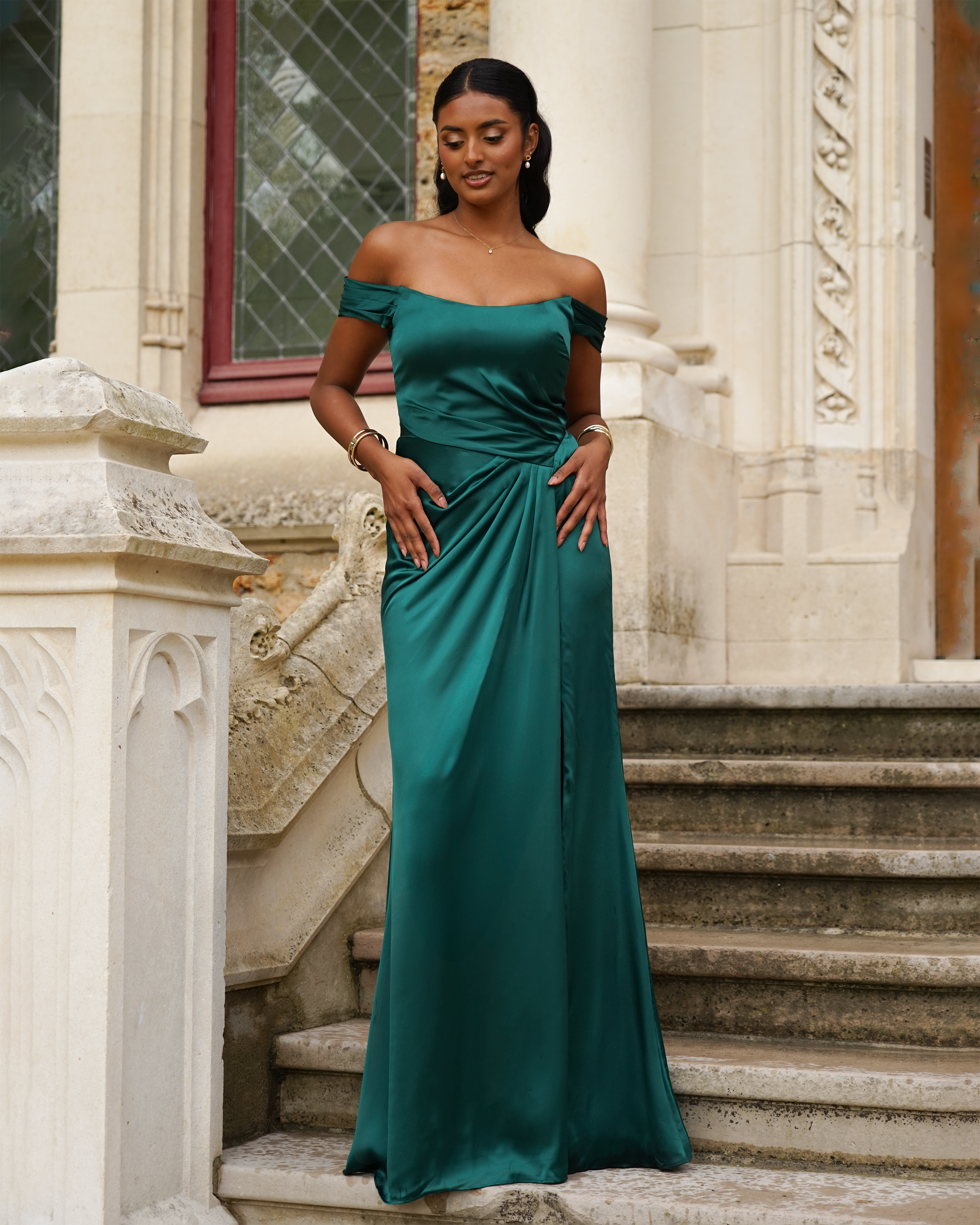 Mia - Robe à épaules dénudées verte émeraude