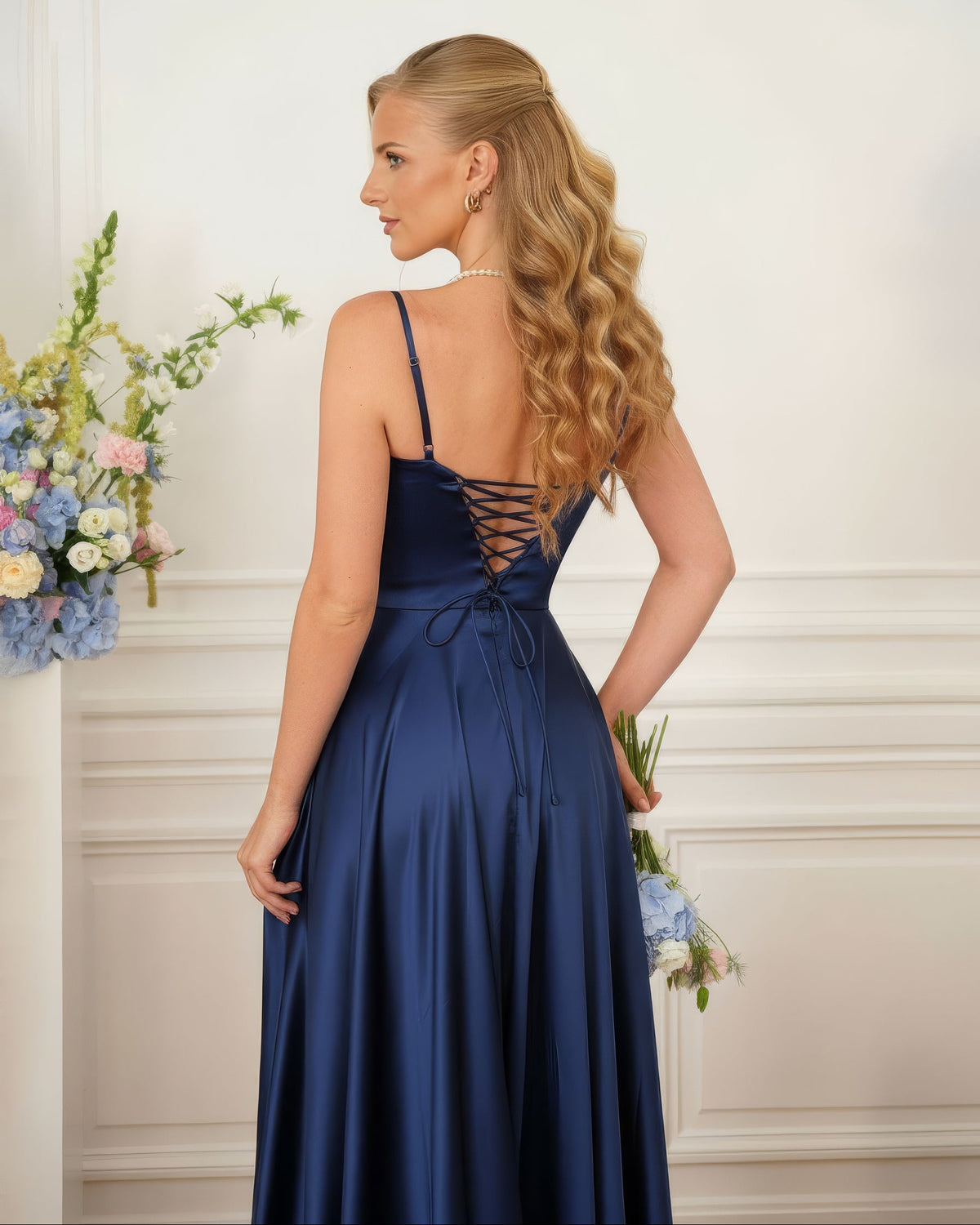 Eva - Robe corset en satin bleu marine