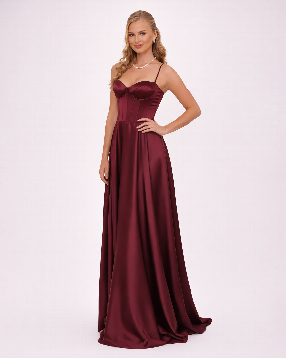 Eva - Robe corset en satin bordeaux