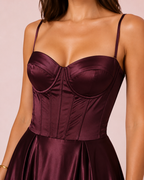 Eva - Robe corset en satin bordeaux