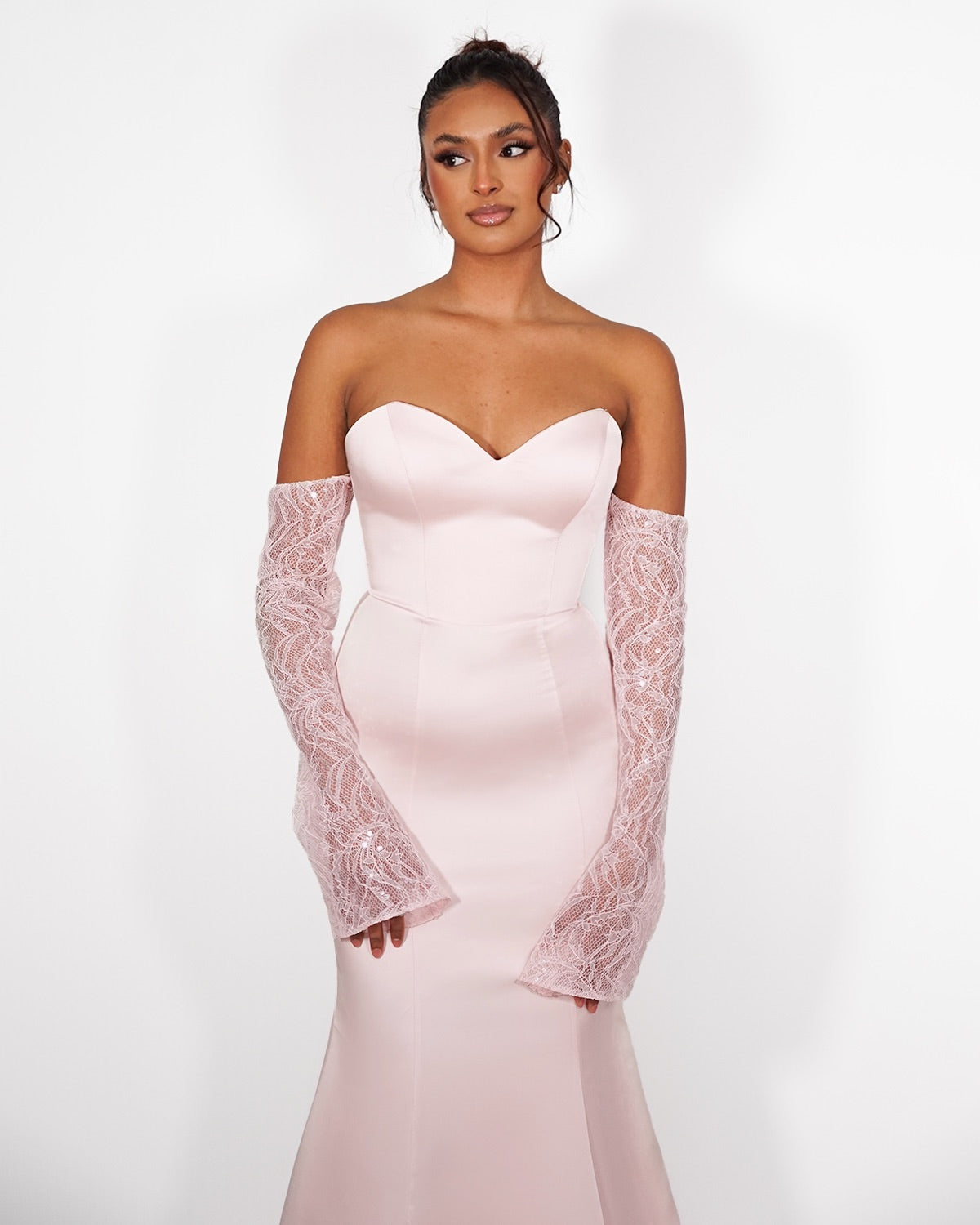 Valentina - Robe longue perlée rose poudré