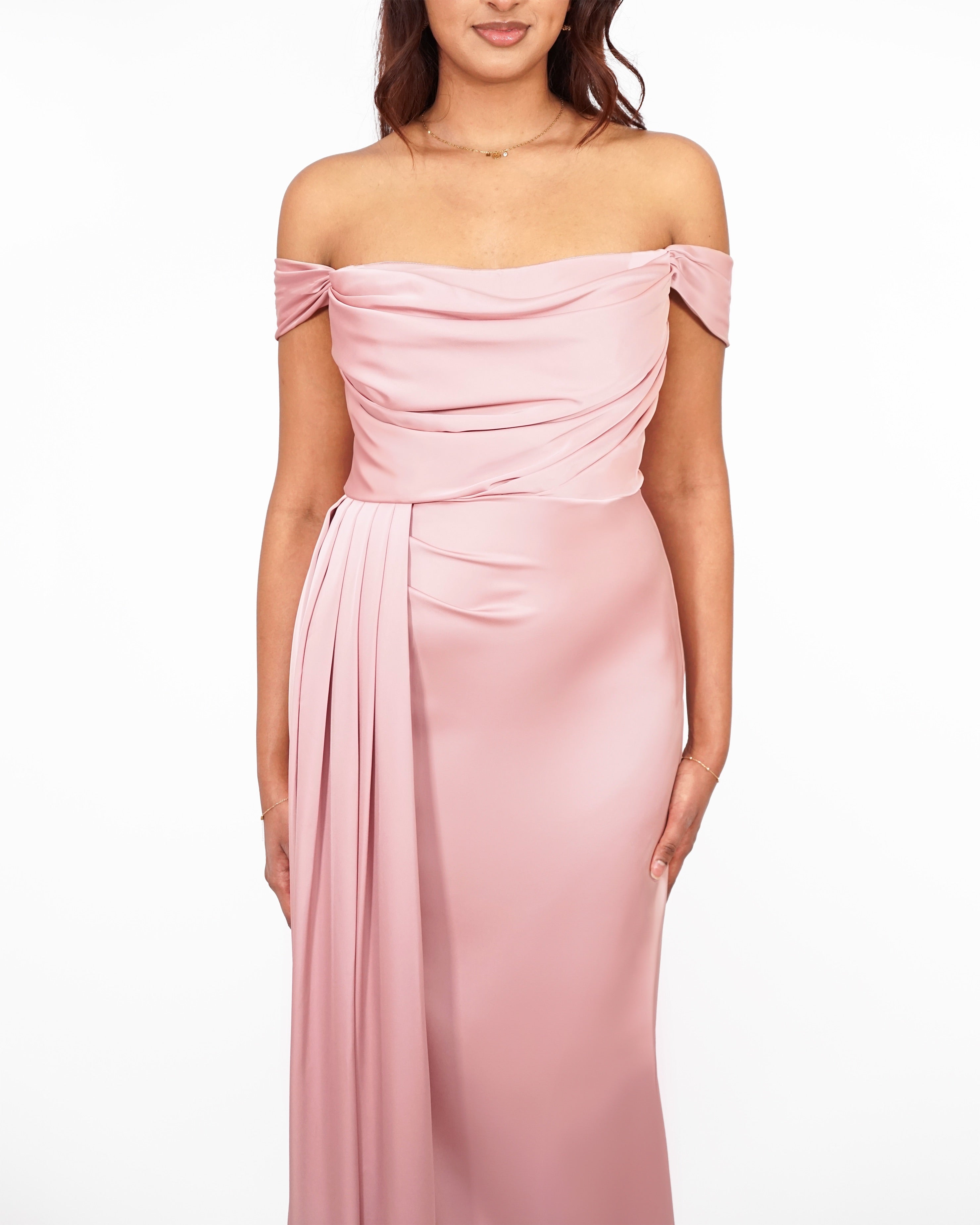 Ella - Robe satinée rose poudrée