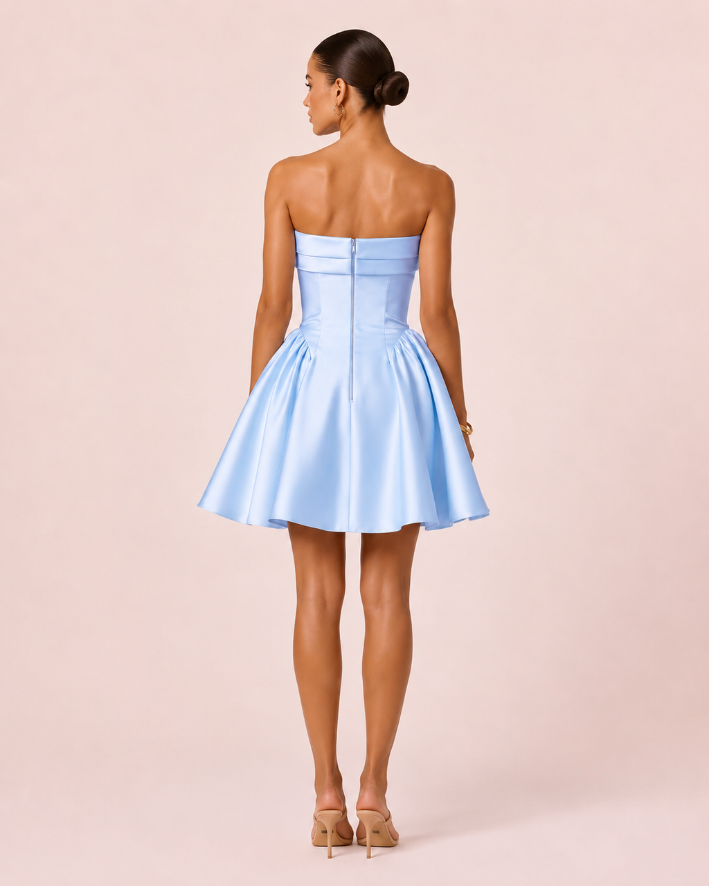 Juliette - Robe courte satinée bleue
