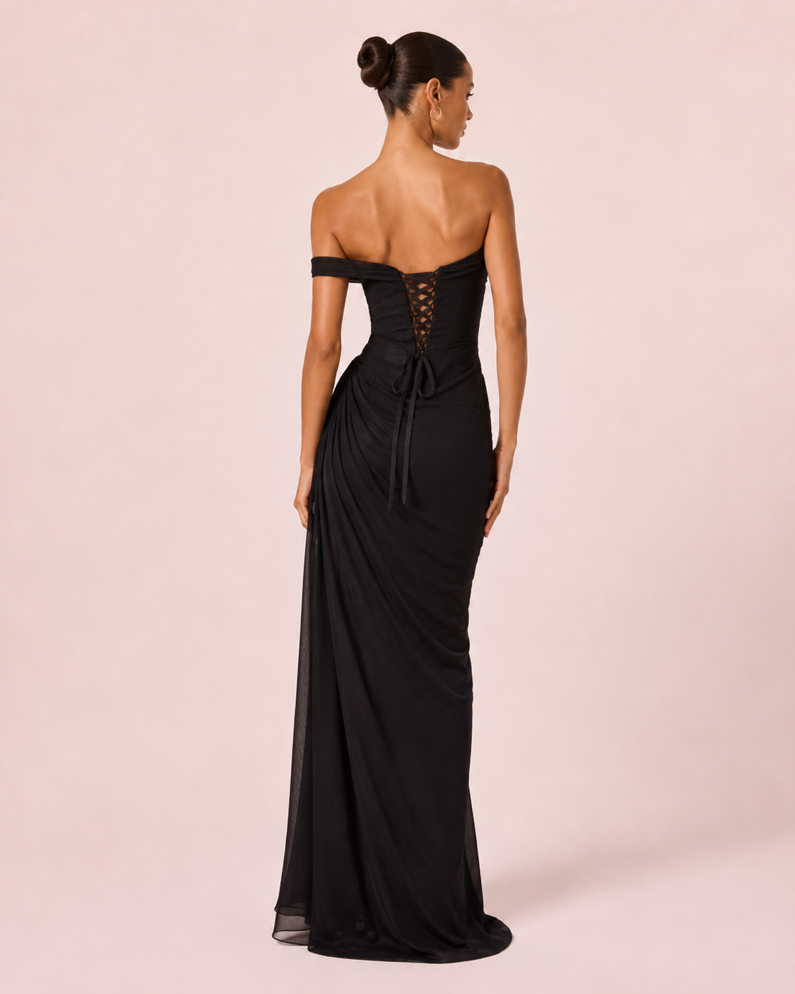 Liora- Longue robe drapée noire