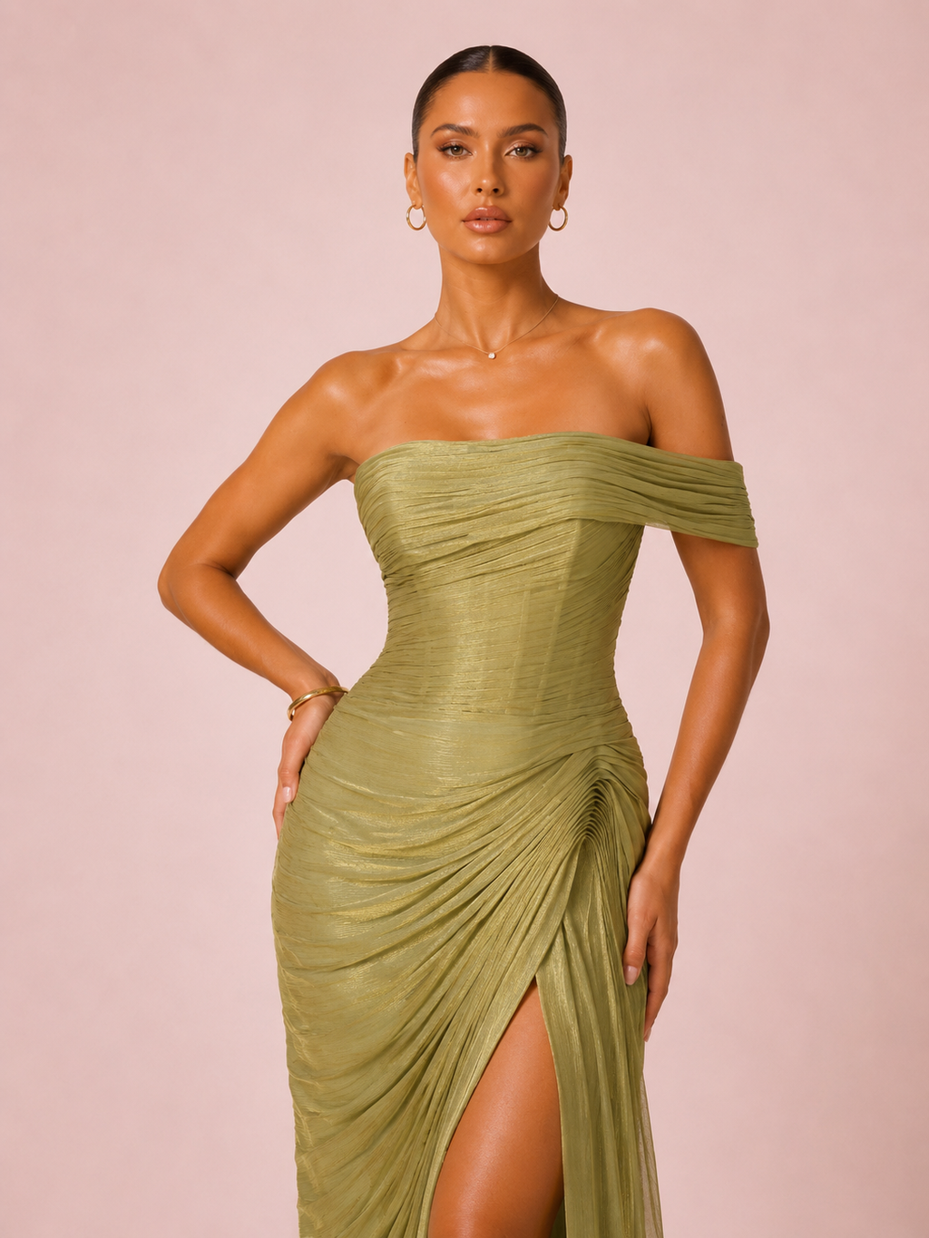 Shania - Longue robe en satin olive
