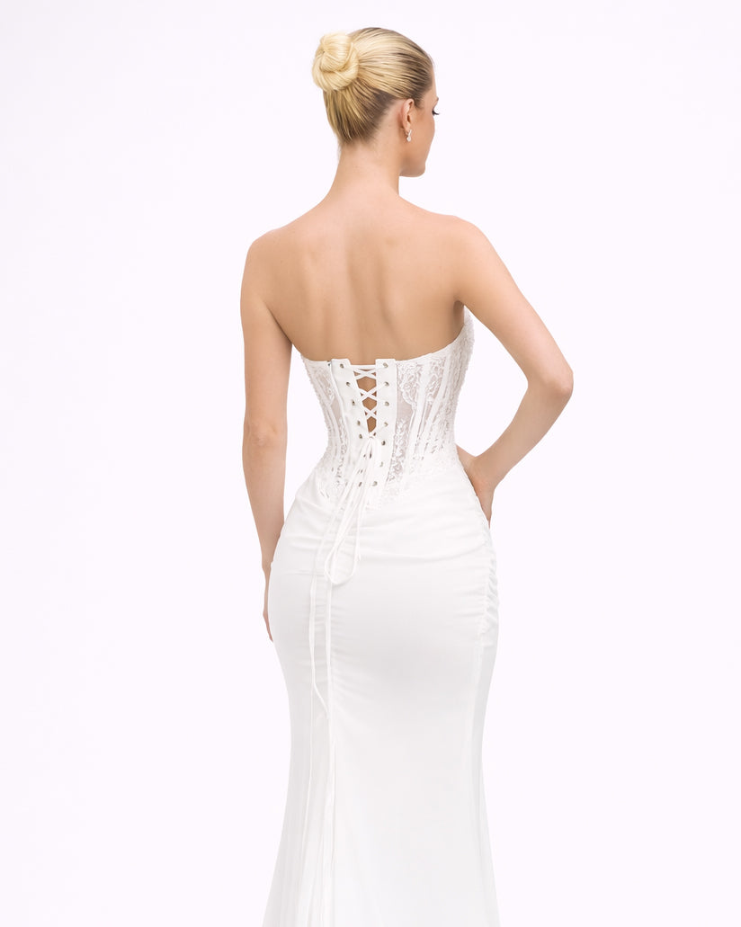 Axelle - Longue robe en mousseline avec corset brodé
