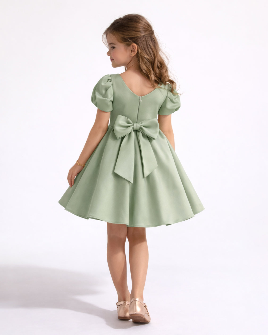 Maya - Robe enfant en satin vert sauge