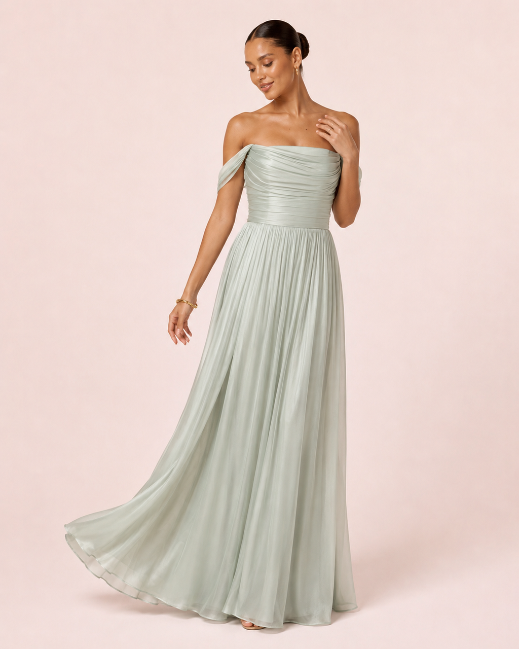 Elsa - Longue robe satinée vert sauge