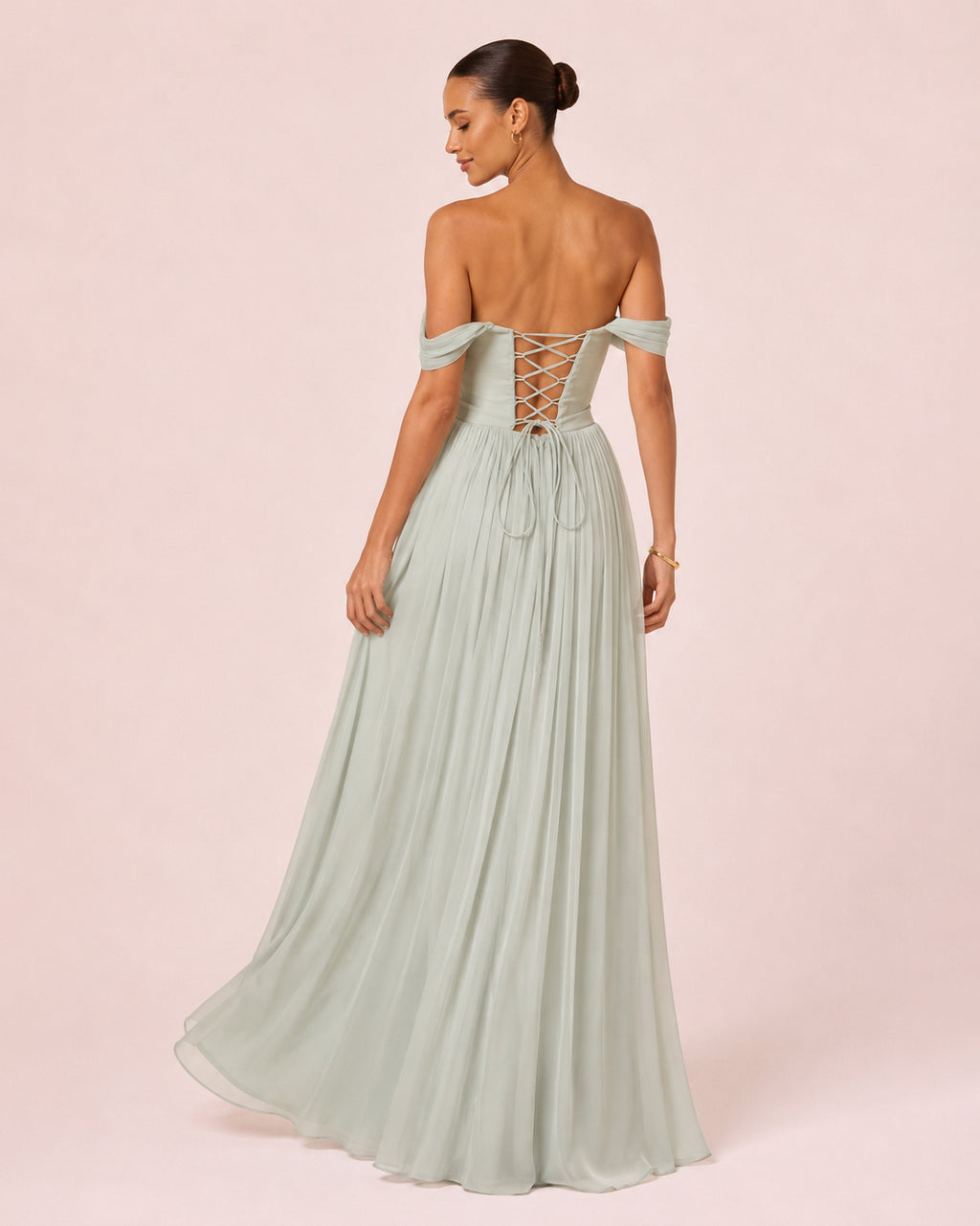 Elsa - Longue robe satinée vert sauge