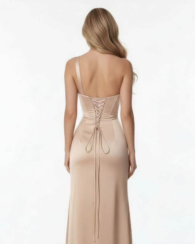 Nova - Robe corset asymétrique en satin champagne