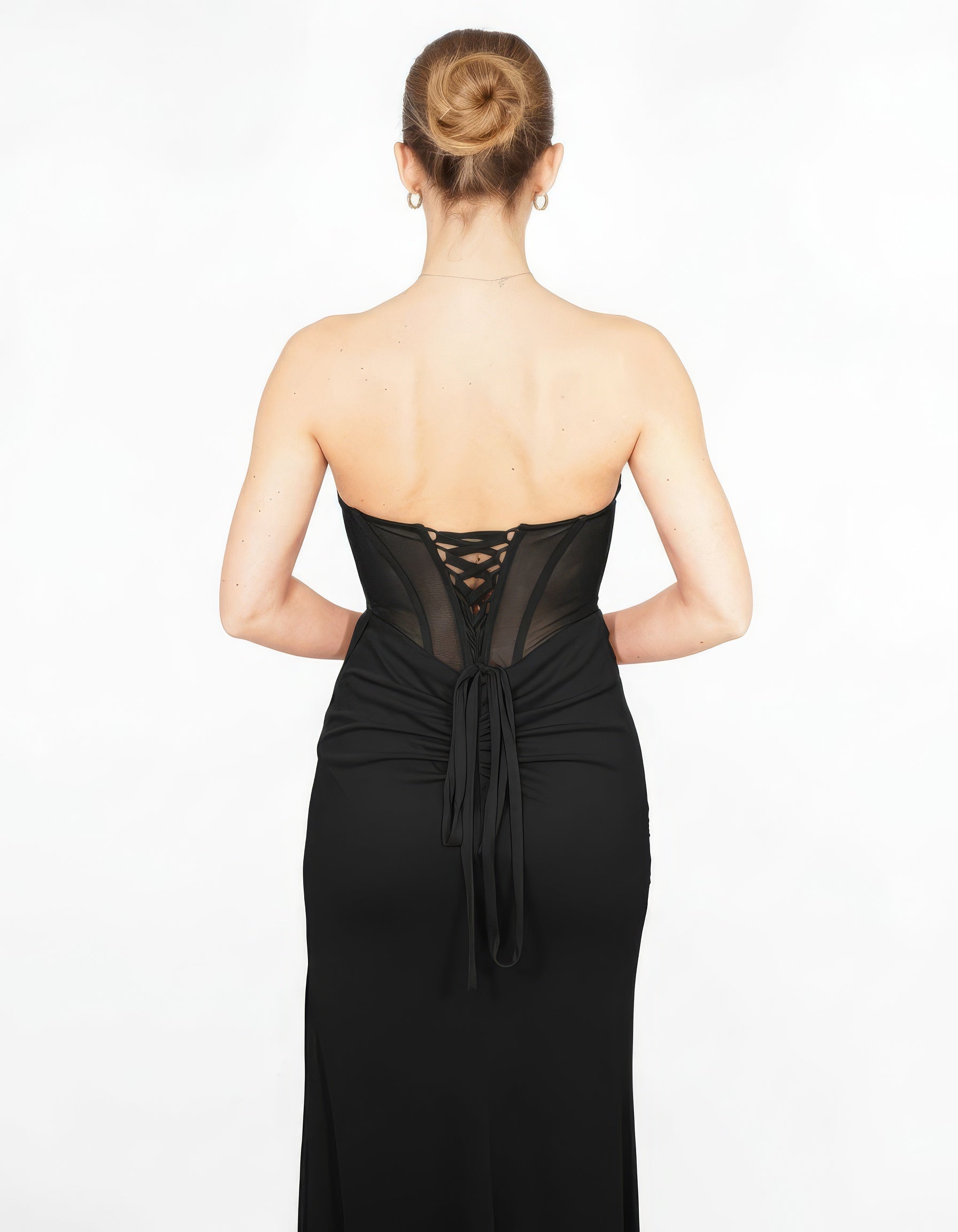 Mariana - Longue robe corset en mousseline noire