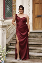 Nova - Robe corset asymétrique en satin bordeaux