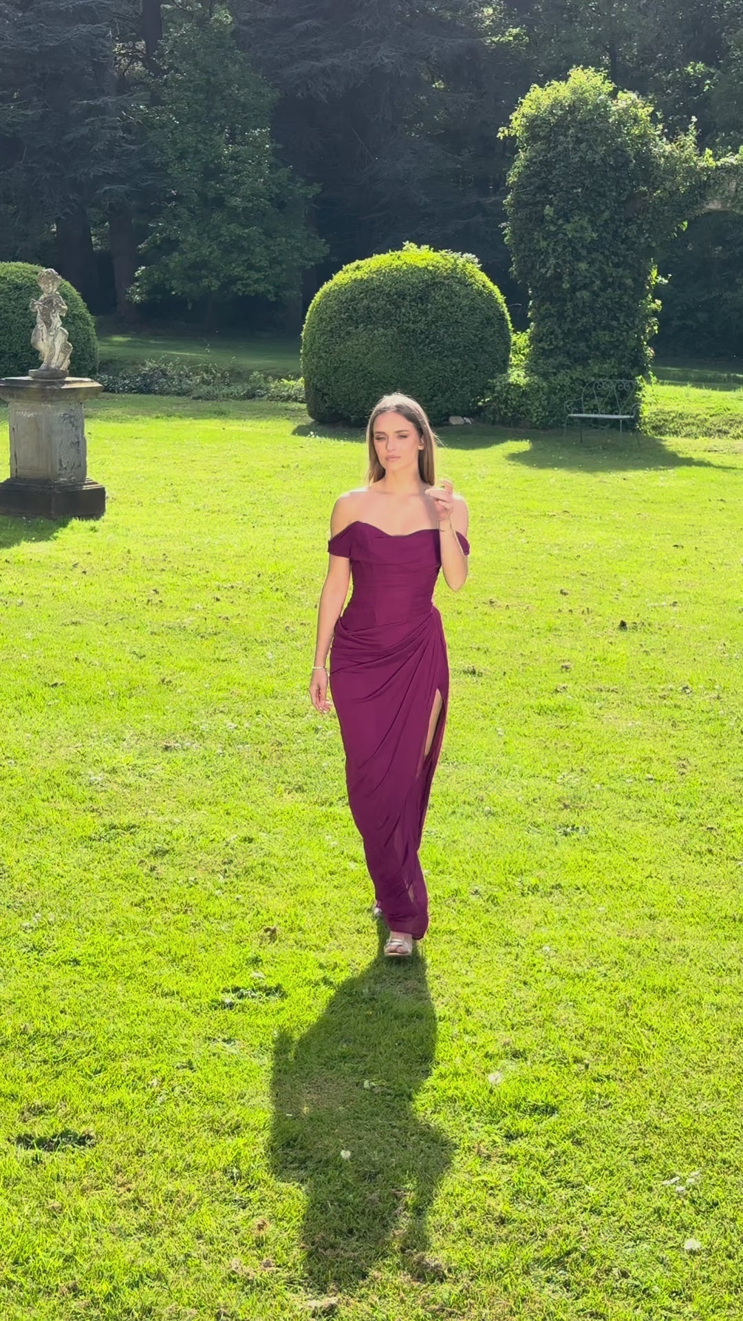 Liora- Longue robe drapée framboise