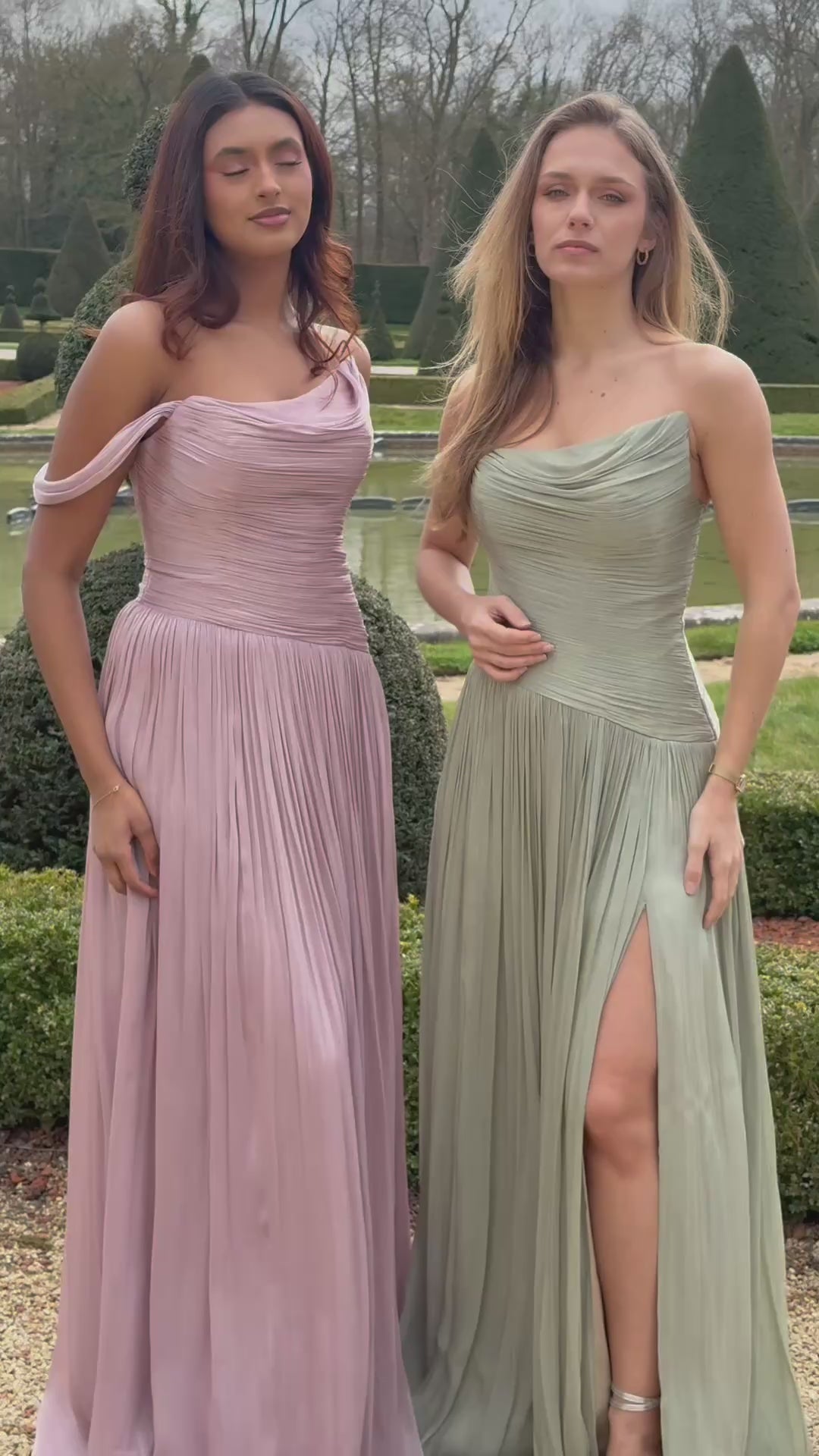 Ludivine - Longue robe satinée rose poudré