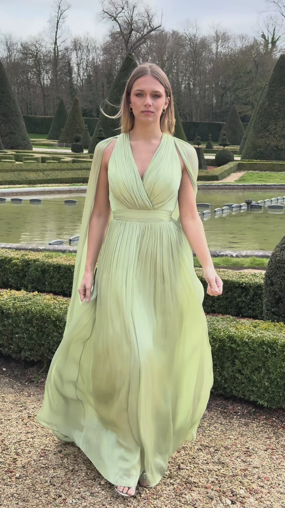 Esther - Longue robe satinée vert olive