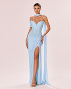 Valeria - Longue robe drapée asymétrique bleu ciel