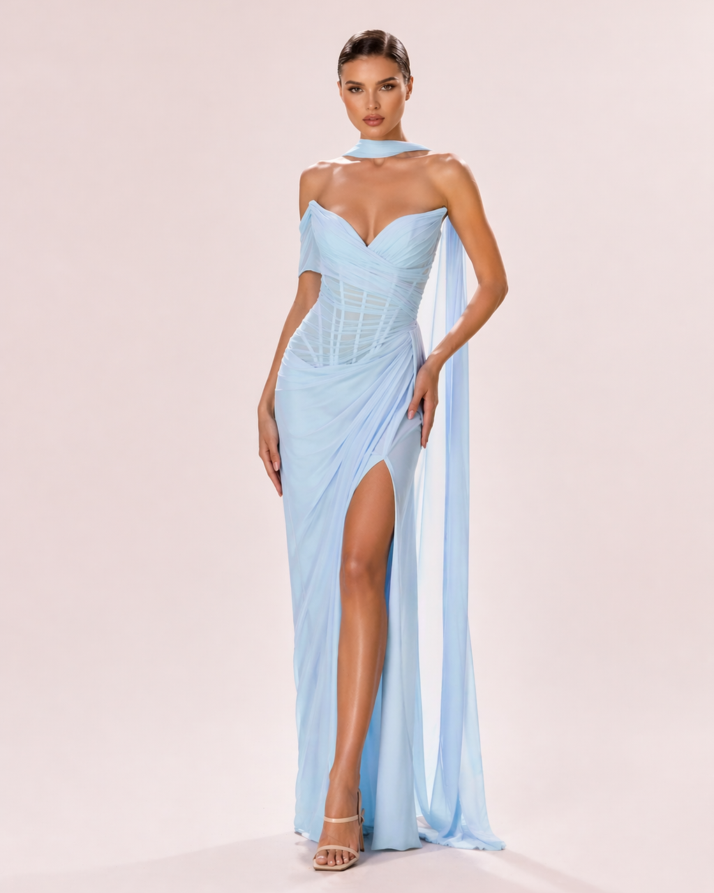 Valeria - Longue robe drapée asymétrique bleu ciel