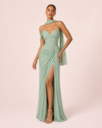 Valeria - Longue robe drapée asymétrique vert sauge